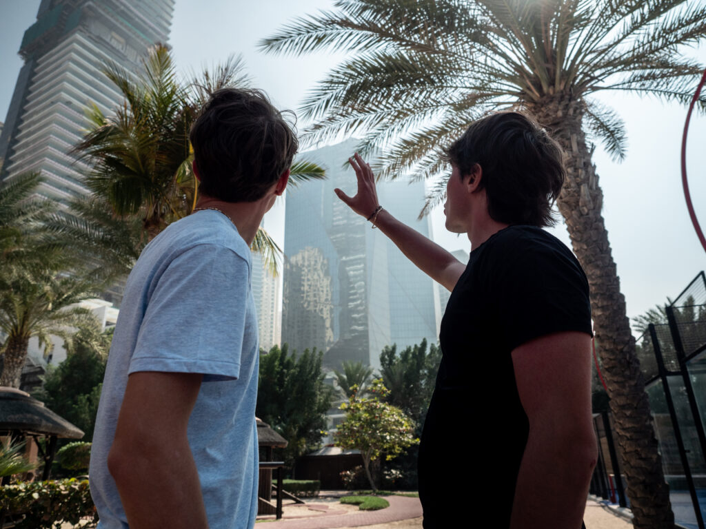 Ecom Testvérek vagyona – mit lehet tudni róla valójában?