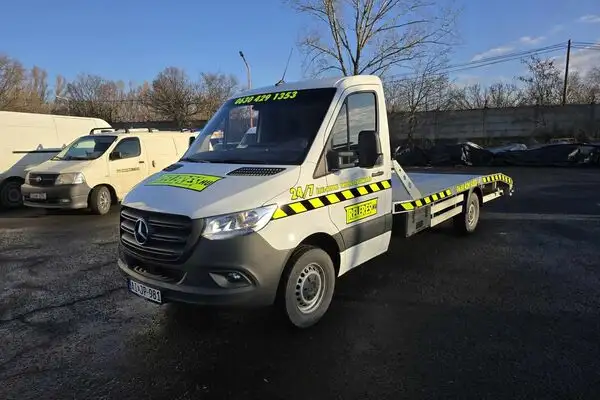 Lerobbant autó? Így segíthet az autómentő bérlés azonnal!